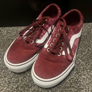 Women’s Lace Up Old Skool Vans
